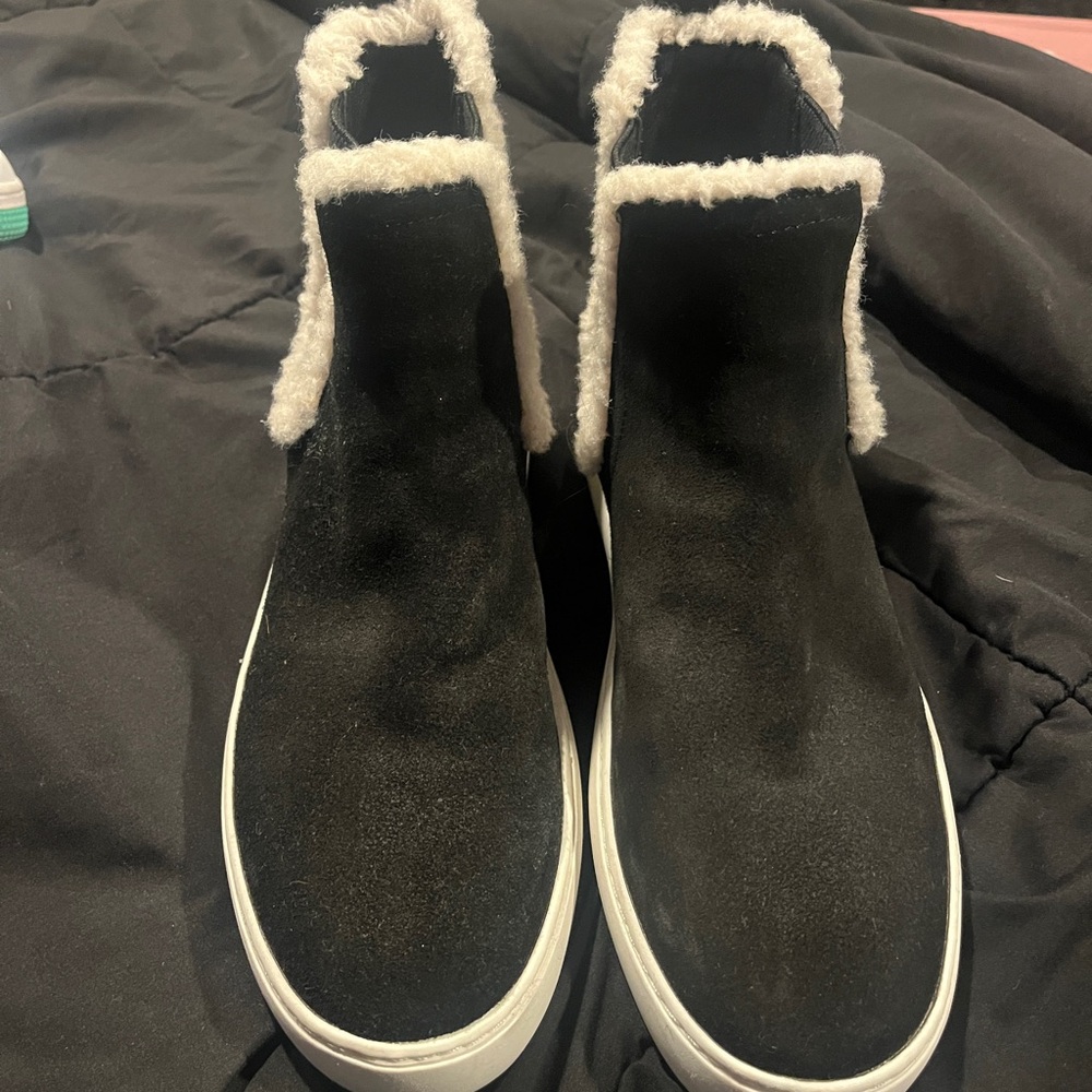 Lucky Brand Black Shearling-Lined Winter Boots